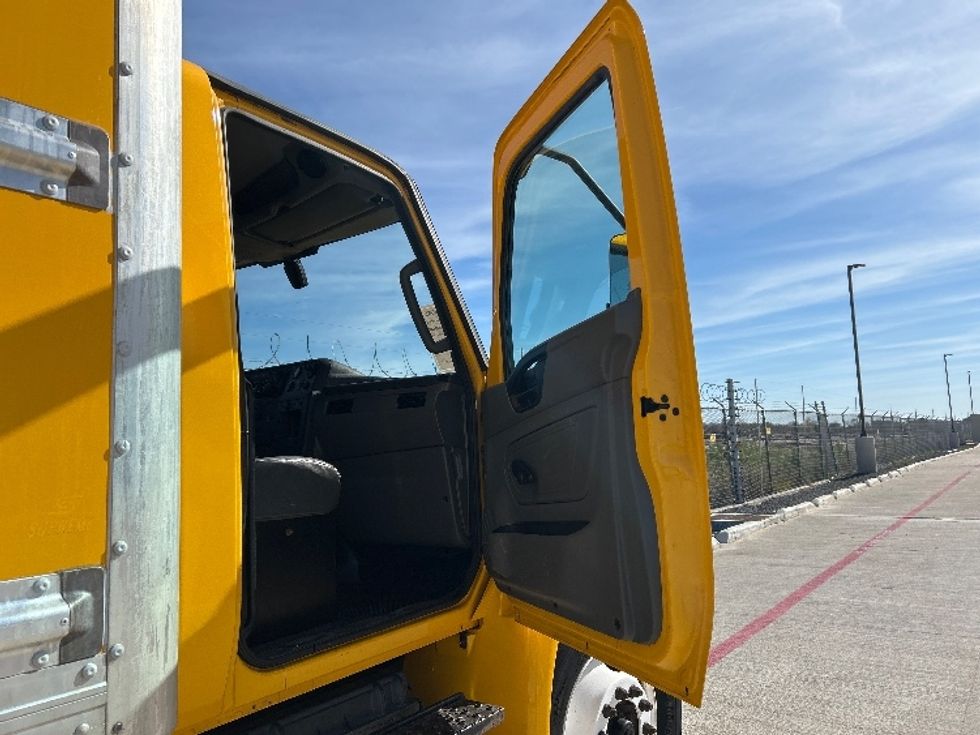 Medium Duty Box Truck-Light and Medium Duty Trucks-International-2021-MV607-Katy-TX-230,593\n\t\tmiles-$ 37,750 - Image 20