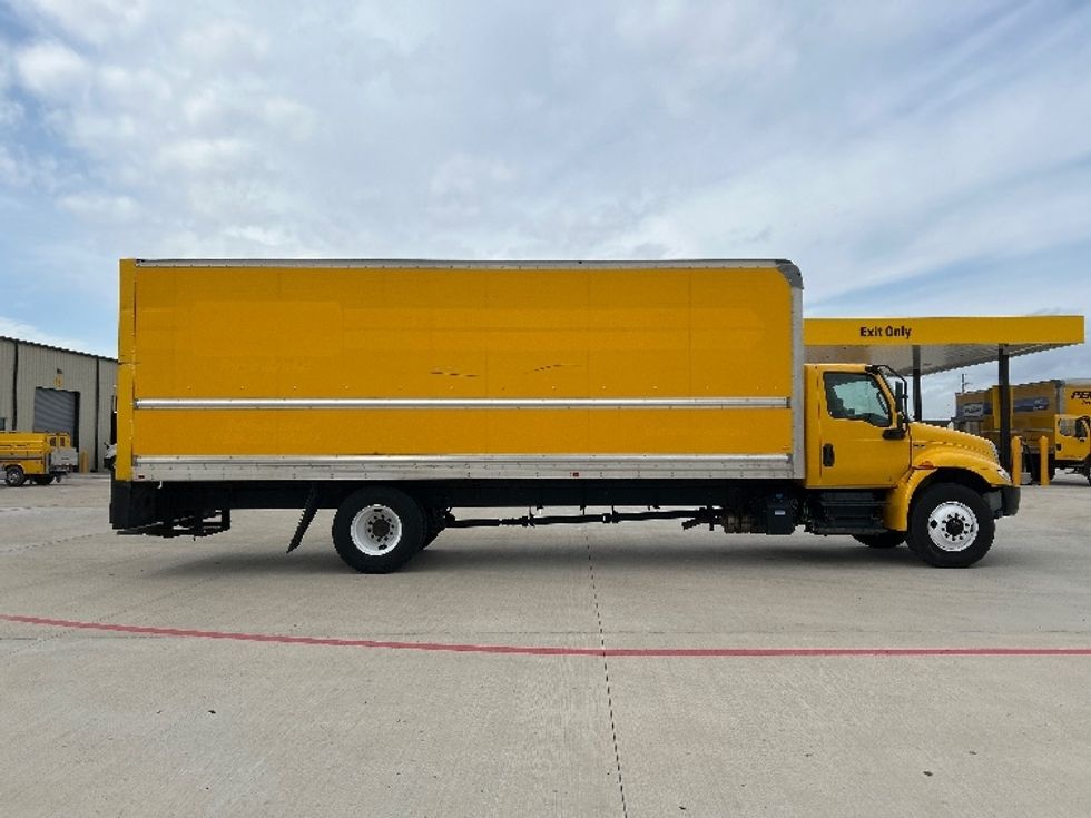 Medium Duty Box Truck-Light and Medium Duty Trucks-International-2021-MV607-Katy-TX-239,520\n\t\tmiles-$ 35,500 - Image 15