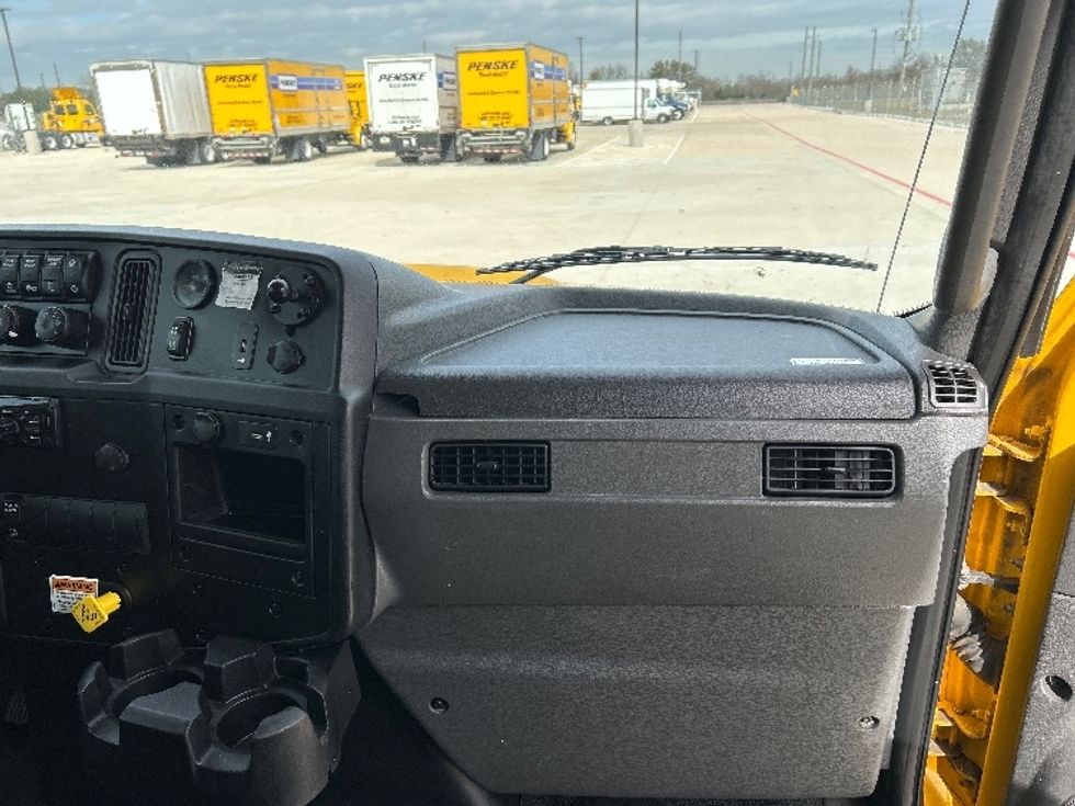 Medium Duty Box Truck-Light and Medium Duty Trucks-International-2021-MV607-Katy-TX-239,520\n\t\tmiles-$ 35,500 - Image 21