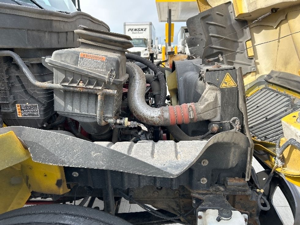 Medium Duty Box Truck-Light and Medium Duty Trucks-International-2021-MV607-Katy-TX-239,520\n\t\tmiles-$ 35,500 - Image 23