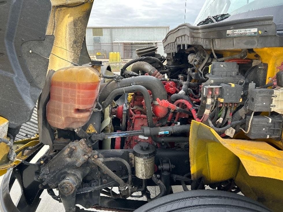 Medium Duty Box Truck-Light and Medium Duty Trucks-International-2021-MV607-Katy-TX-239,520\n\t\tmiles-$ 35,500 - Image 24