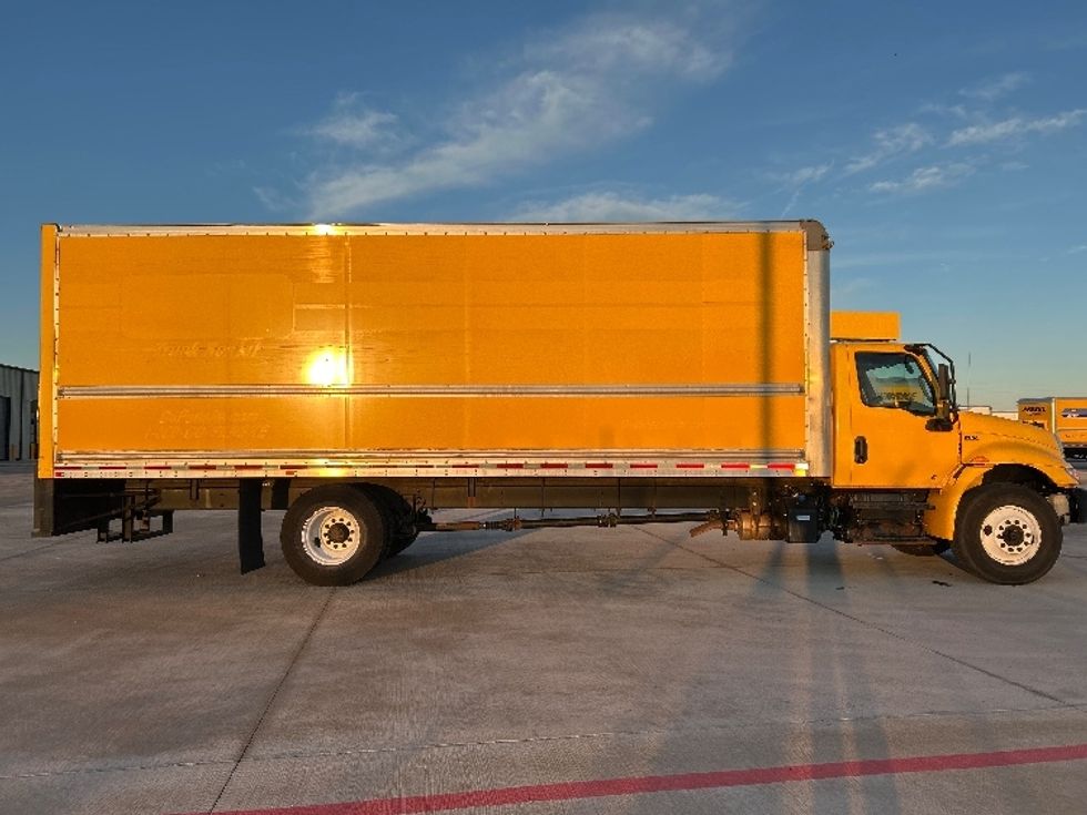 Medium Duty Box Truck-Light and Medium Duty Trucks-International-2021-MV607-Katy-TX-251,445\n\t\tmiles-$ 32,000 - Image 15