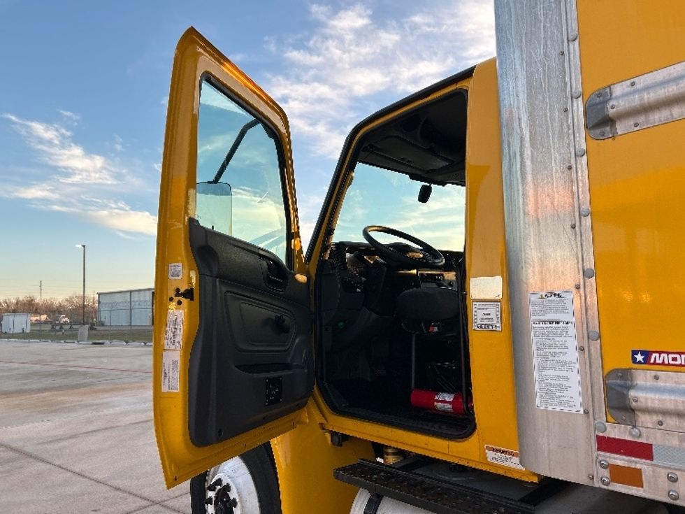 Medium Duty Box Truck-Light and Medium Duty Trucks-International-2021-MV607-Katy-TX-251,445\n\t\tmiles-$ 32,000 - Image 16