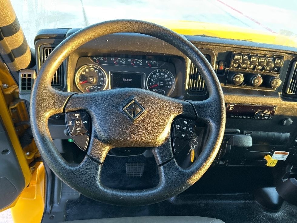 Medium Duty Box Truck-Light and Medium Duty Trucks-International-2021-MV607-Katy-TX-251,445\n\t\tmiles-$ 32,000 - Image 18