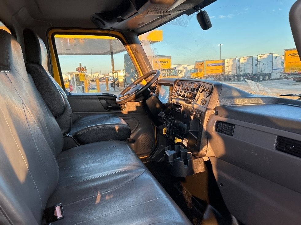 Medium Duty Box Truck-Light and Medium Duty Trucks-International-2021-MV607-Katy-TX-251,445\n\t\tmiles-$ 32,000 - Image 22