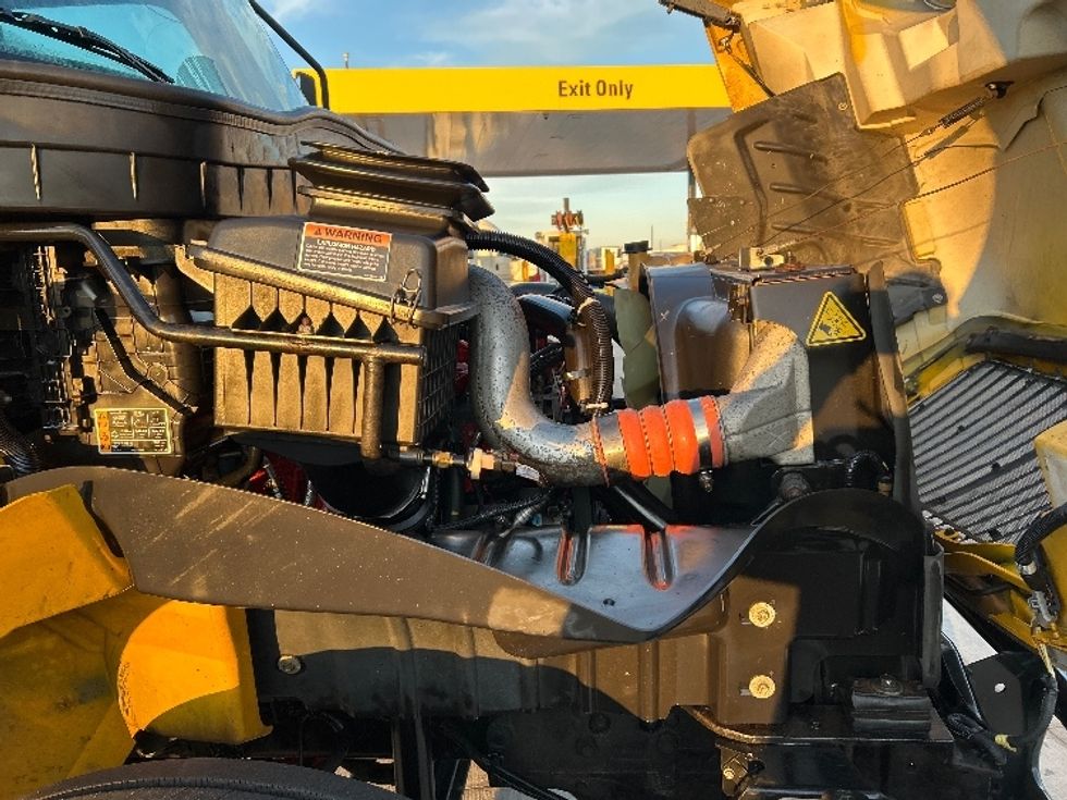 Medium Duty Box Truck-Light and Medium Duty Trucks-International-2021-MV607-Katy-TX-251,445\n\t\tmiles-$ 32,000 - Image 23