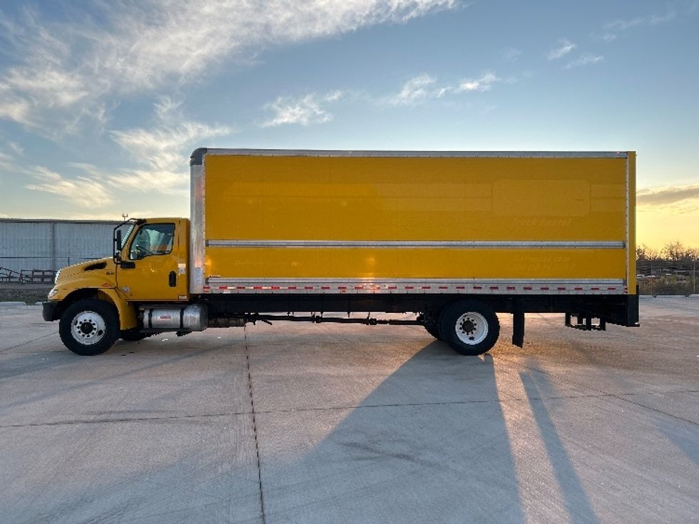 Medium Duty Box Truck-Light and Medium Duty Trucks-International-2021-MV607-Katy-TX-251,445\n\t\tmiles-$ 32,000 - Image 4