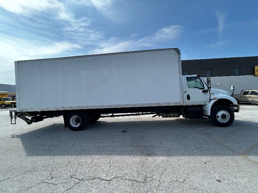 Medium Duty Box Truck-Light and Medium Duty Trucks-International-2021-MV607-Katy-TX-340,058\n\t\tmiles-$ 24,250 - Image 15