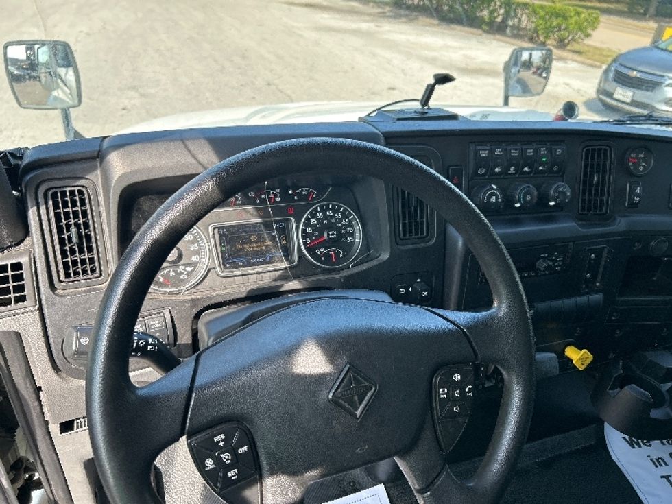 Medium Duty Box Truck-Light and Medium Duty Trucks-International-2021-MV607-Katy-TX-340,058\n\t\tmiles-$ 24,250 - Image 18