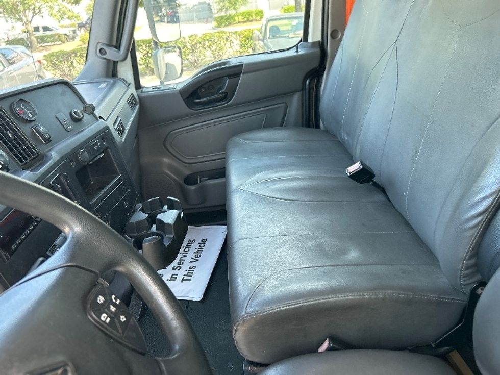 Medium Duty Box Truck-Light and Medium Duty Trucks-International-2021-MV607-Katy-TX-340,058\n\t\tmiles-$ 24,250 - Image 19