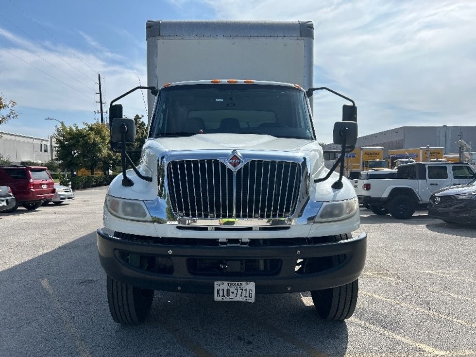 Medium Duty Box Truck-Light and Medium Duty Trucks-International-2021-MV607-Katy-TX-340,058\n\t\tmiles-$ 24,250 - Image 2