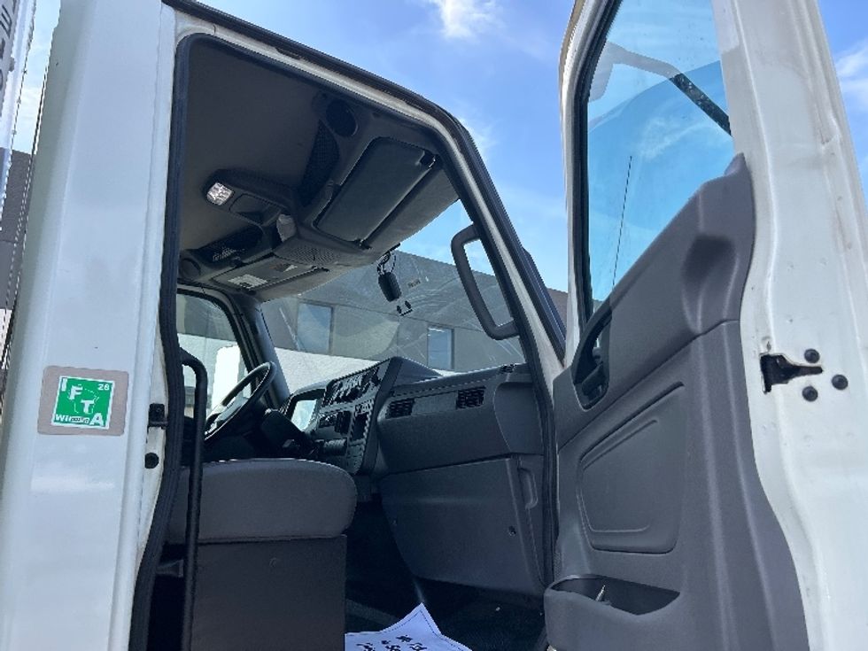 Medium Duty Box Truck-Light and Medium Duty Trucks-International-2021-MV607-Katy-TX-340,058\n\t\tmiles-$ 24,250 - Image 20
