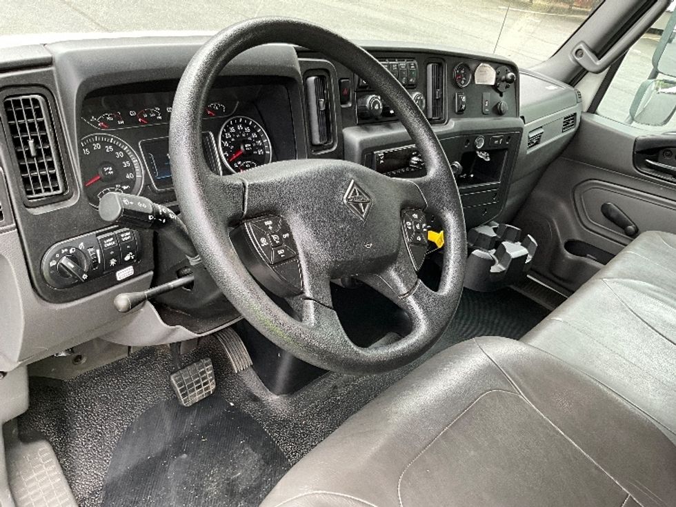 Medium Duty Box Truck-Light and Medium Duty Trucks-International-2021-MV607-Kennesaw-GA-158,728\n\t\tmiles-$ 64,250 - Image 17