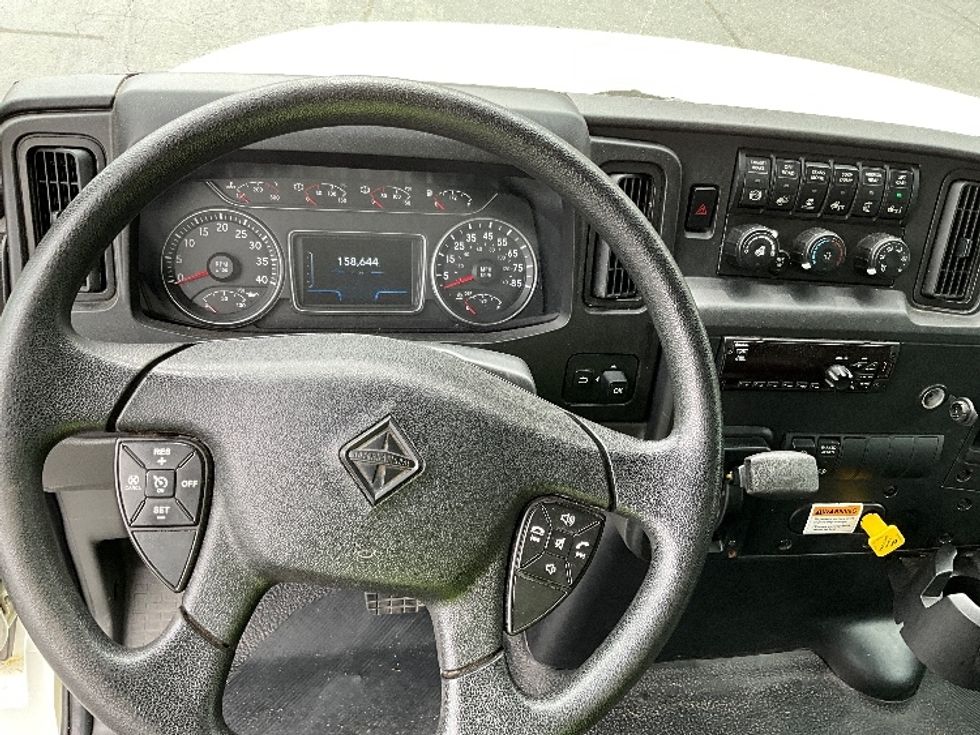 Medium Duty Box Truck-Light and Medium Duty Trucks-International-2021-MV607-Kennesaw-GA-158,728\n\t\tmiles-$ 64,250 - Image 18