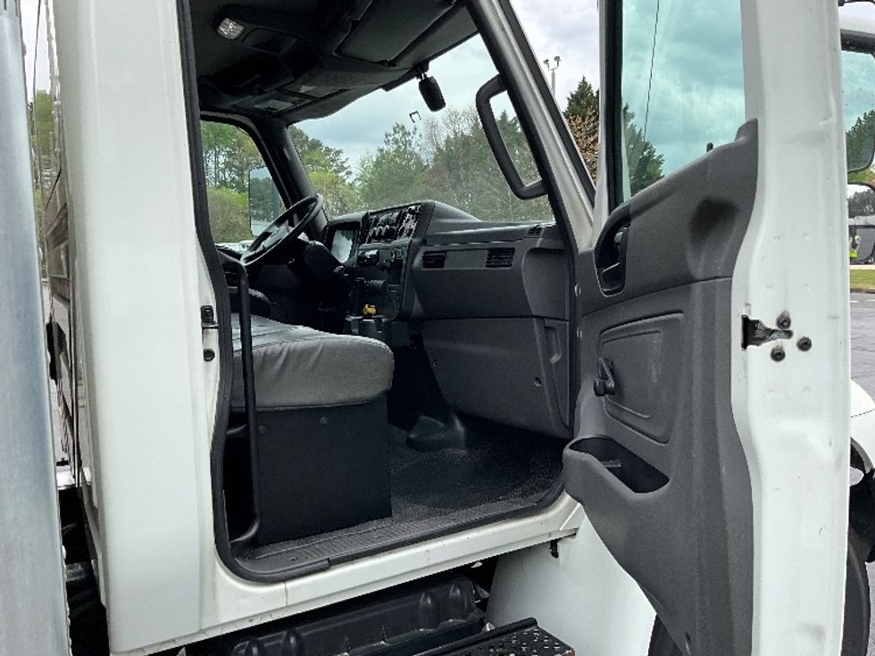 Medium Duty Box Truck-Light and Medium Duty Trucks-International-2021-MV607-Kennesaw-GA-158,728\n\t\tmiles-$ 64,250 - Image 20