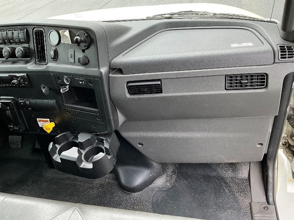 Medium Duty Box Truck-Light and Medium Duty Trucks-International-2021-MV607-Kennesaw-GA-158,728\n\t\tmiles-$ 64,250 - Image 21