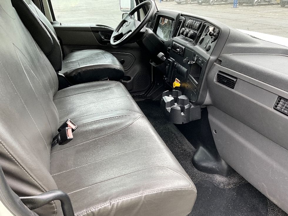 Medium Duty Box Truck-Light and Medium Duty Trucks-International-2021-MV607-Kennesaw-GA-158,728\n\t\tmiles-$ 64,250 - Image 22