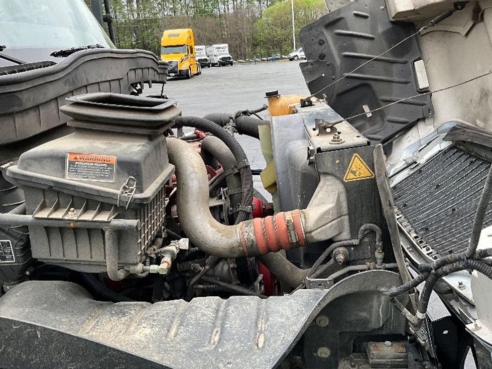 Medium Duty Box Truck-Light and Medium Duty Trucks-International-2021-MV607-Kennesaw-GA-158,728\n\t\tmiles-$ 64,250 - Image 23