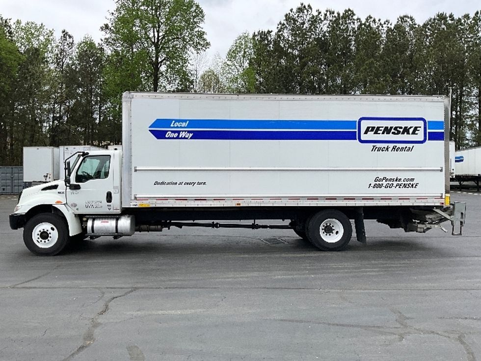 Medium Duty Box Truck-Light and Medium Duty Trucks-International-2021-MV607-Kennesaw-GA-158,728\n\t\tmiles-$ 64,250 - Image 4