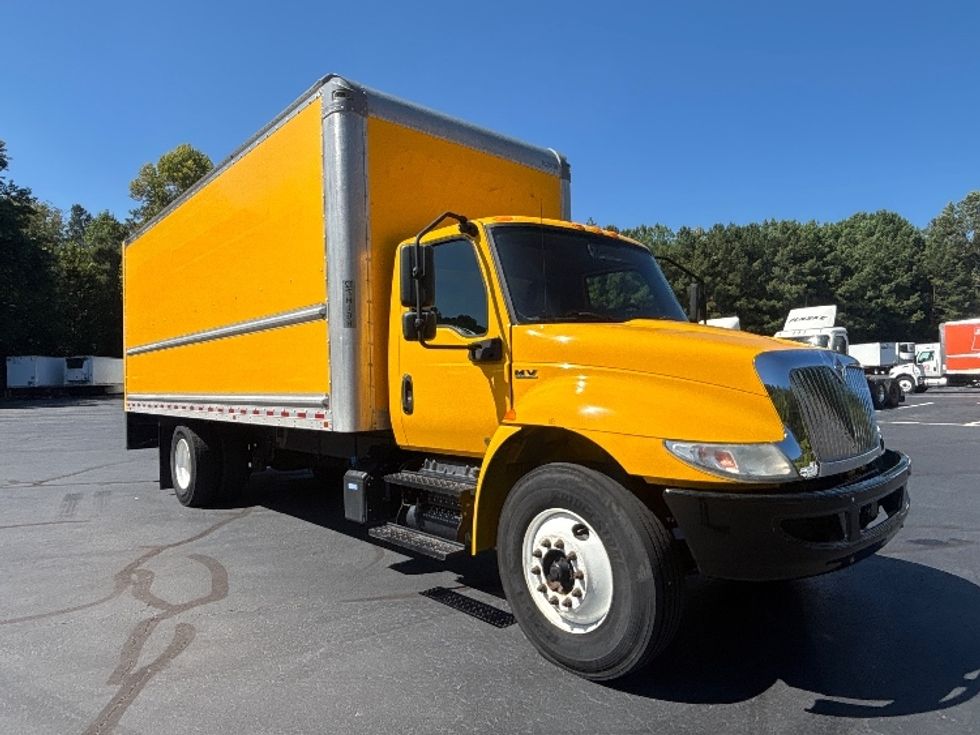 Medium Duty Box Truck-Light and Medium Duty Trucks-International-2021-MV607-Kennesaw-GA-189,326\n\t\tmiles-$ 37,750 - Image 1