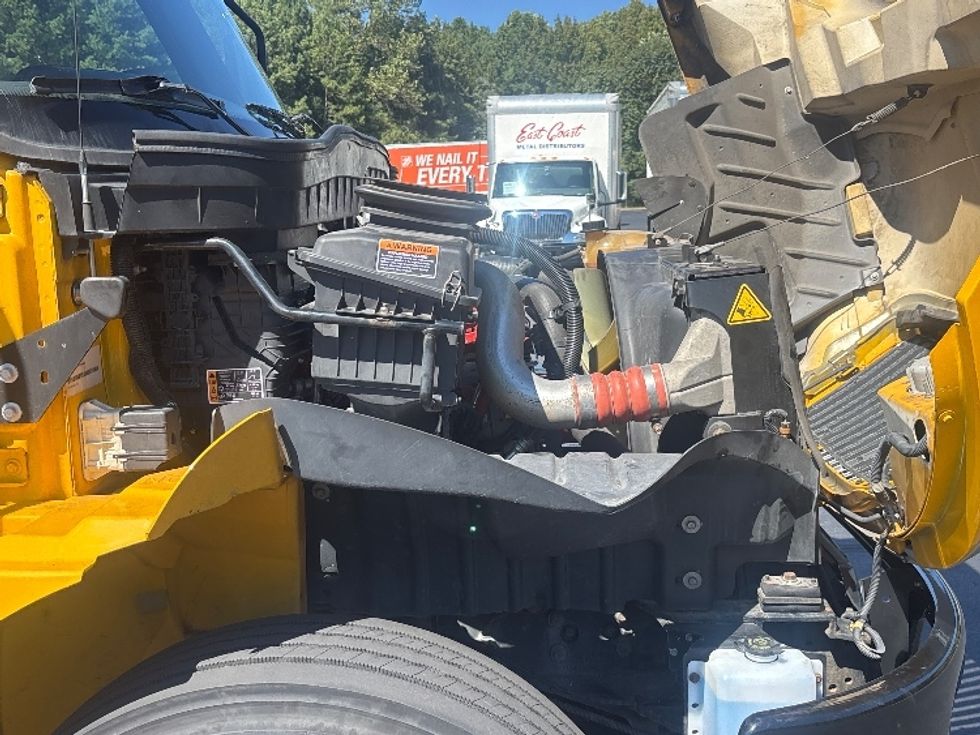 Medium Duty Box Truck-Light and Medium Duty Trucks-International-2021-MV607-Kennesaw-GA-189,326\n\t\tmiles-$ 37,750 - Image 21