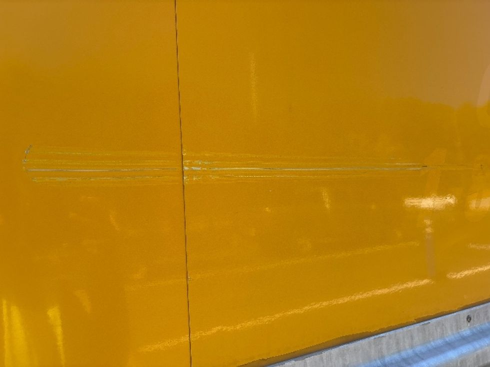Medium Duty Box Truck-Light and Medium Duty Trucks-International-2021-MV607-Kennesaw-GA-189,326\n\t\tmiles-$ 37,750 - Image 23