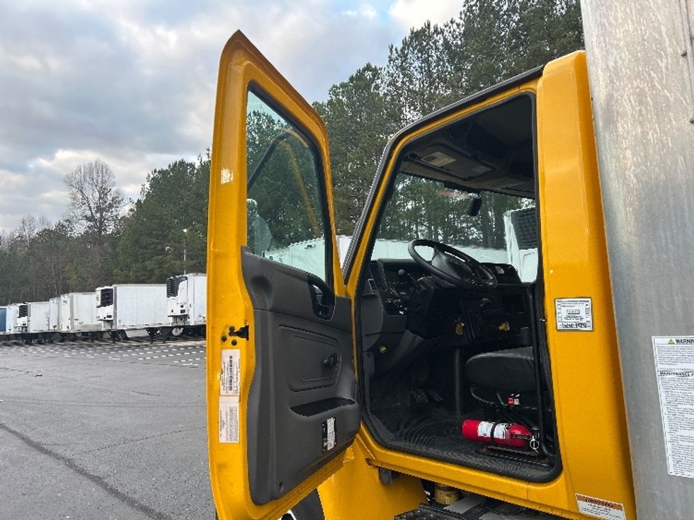 Medium Duty Box Truck-Light and Medium Duty Trucks-International-2021-MV607-Kennesaw-GA-205,325\n\t\tmiles-$ 44,250 - Image 16