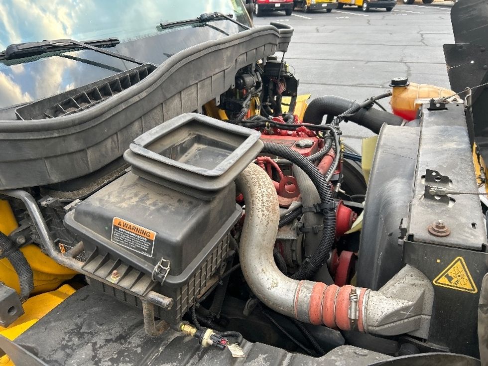 Medium Duty Box Truck-Light and Medium Duty Trucks-International-2021-MV607-Kennesaw-GA-205,325\n\t\tmiles-$ 44,250 - Image 23