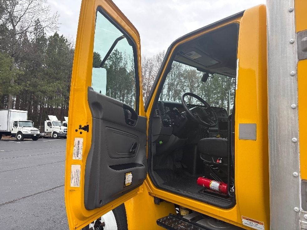 Medium Duty Box Truck-Light and Medium Duty Trucks-International-2021-MV607-Kennesaw-GA-207,617\n\t\tmiles-$ 42,750 - Image 14