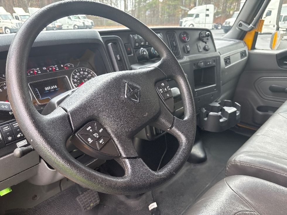 Medium Duty Box Truck-Light and Medium Duty Trucks-International-2021-MV607-Kennesaw-GA-207,617\n\t\tmiles-$ 42,750 - Image 15