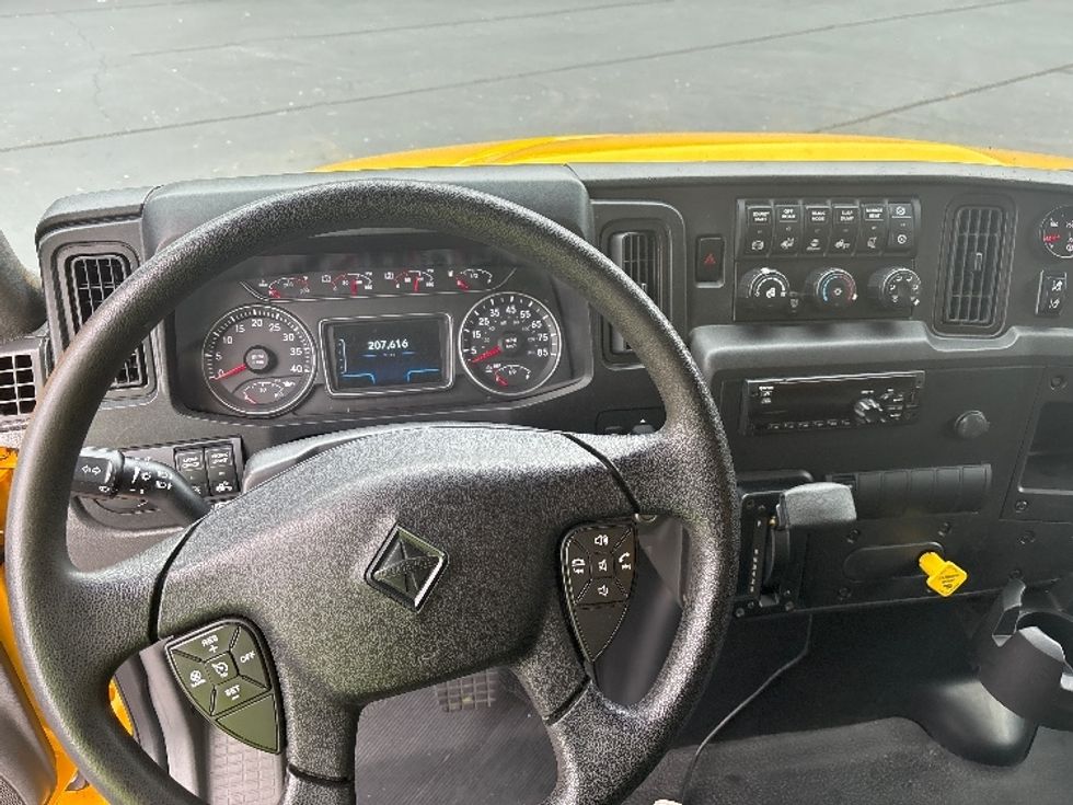 Medium Duty Box Truck-Light and Medium Duty Trucks-International-2021-MV607-Kennesaw-GA-207,617\n\t\tmiles-$ 42,750 - Image 16