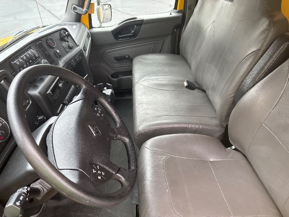 Medium Duty Box Truck-Light and Medium Duty Trucks-International-2021-MV607-Kennesaw-GA-207,617\n\t\tmiles-$ 42,750 - Image 17