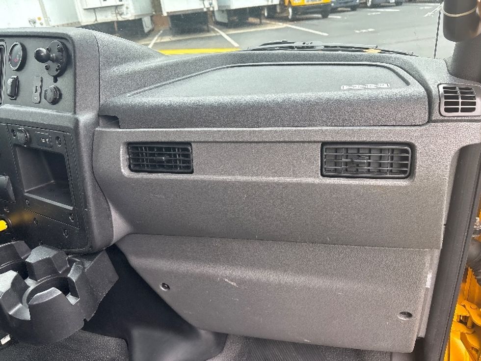 Medium Duty Box Truck-Light and Medium Duty Trucks-International-2021-MV607-Kennesaw-GA-207,617\n\t\tmiles-$ 42,750 - Image 19