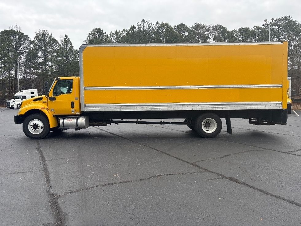 Medium Duty Box Truck-Light and Medium Duty Trucks-International-2021-MV607-Kennesaw-GA-207,617\n\t\tmiles-$ 42,750 - Image 4