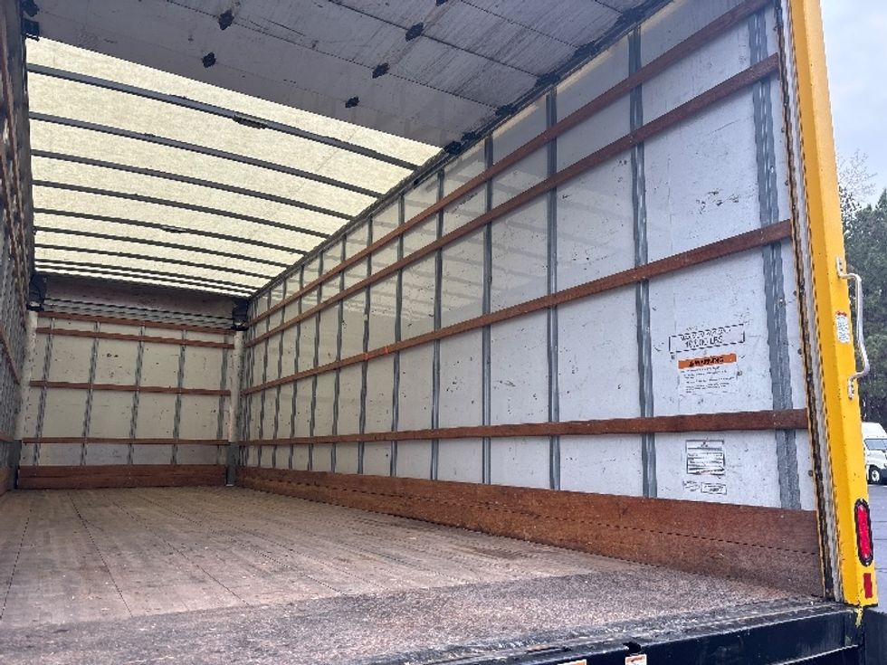 Medium Duty Box Truck-Light and Medium Duty Trucks-International-2021-MV607-Kennesaw-GA-216,005\n\t\tmiles-$ 41,250 - Image 11