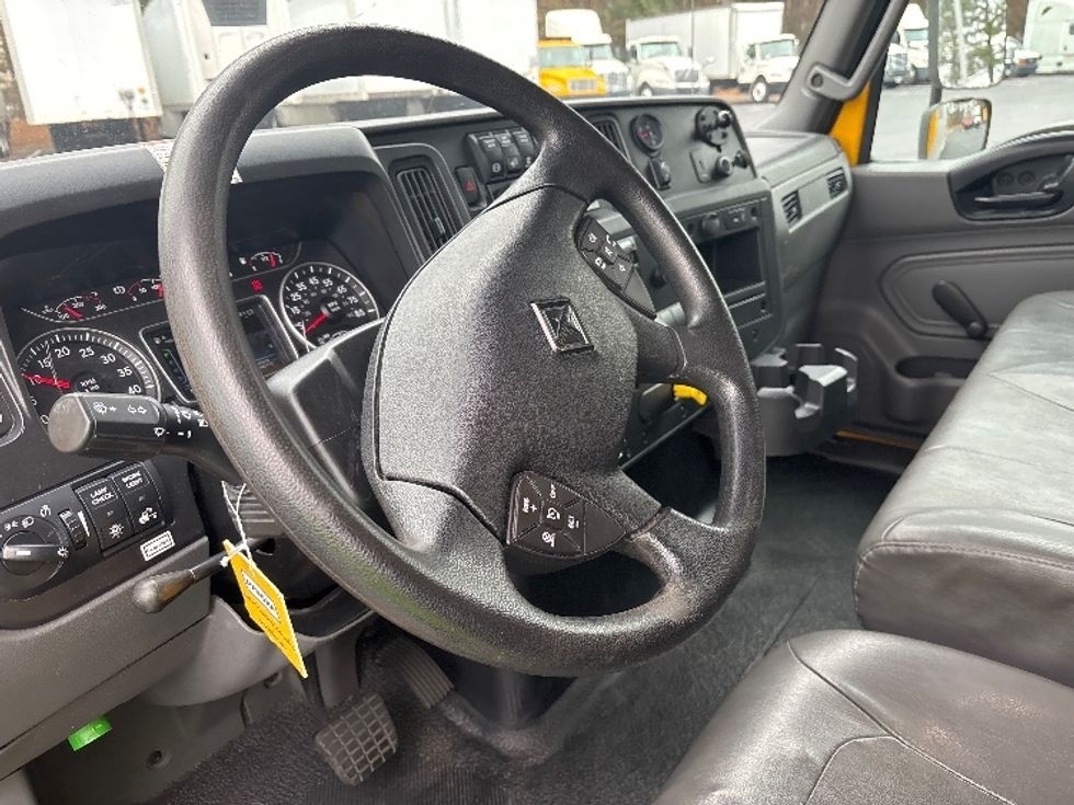 Medium Duty Box Truck-Light and Medium Duty Trucks-International-2021-MV607-Kennesaw-GA-216,005\n\t\tmiles-$ 41,250 - Image 16