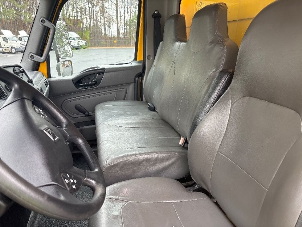 Medium Duty Box Truck-Light and Medium Duty Trucks-International-2021-MV607-Kennesaw-GA-216,005\n\t\tmiles-$ 41,250 - Image 18