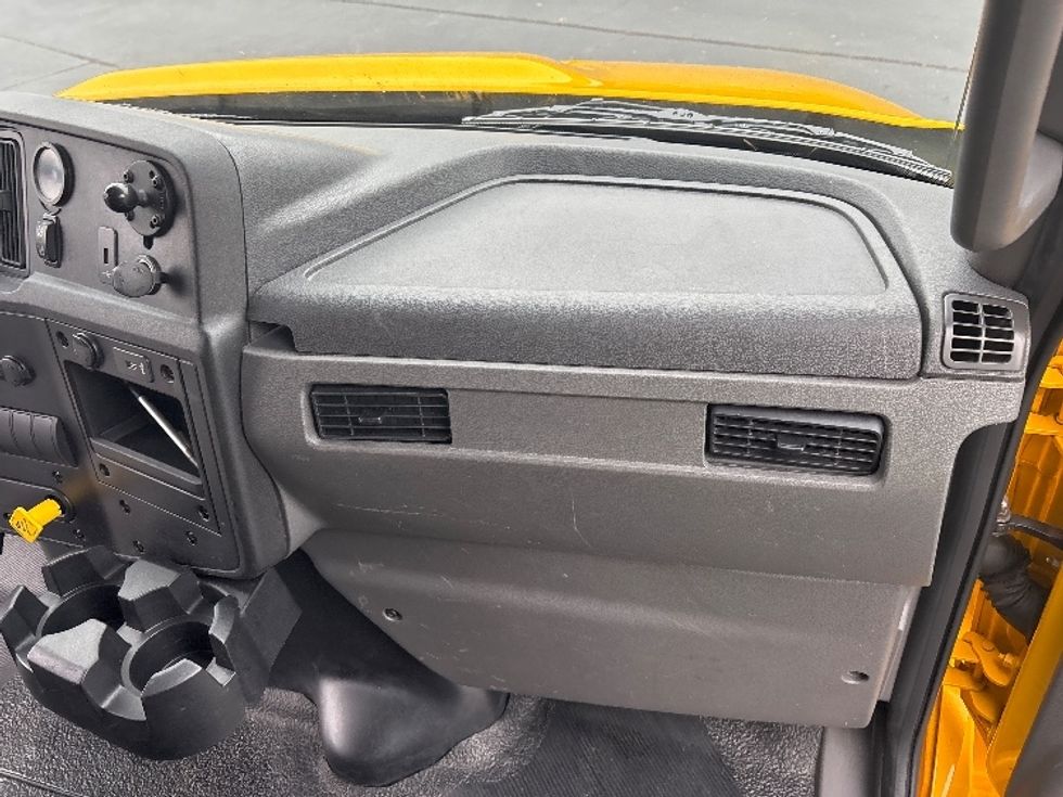 Medium Duty Box Truck-Light and Medium Duty Trucks-International-2021-MV607-Kennesaw-GA-216,005\n\t\tmiles-$ 41,250 - Image 20