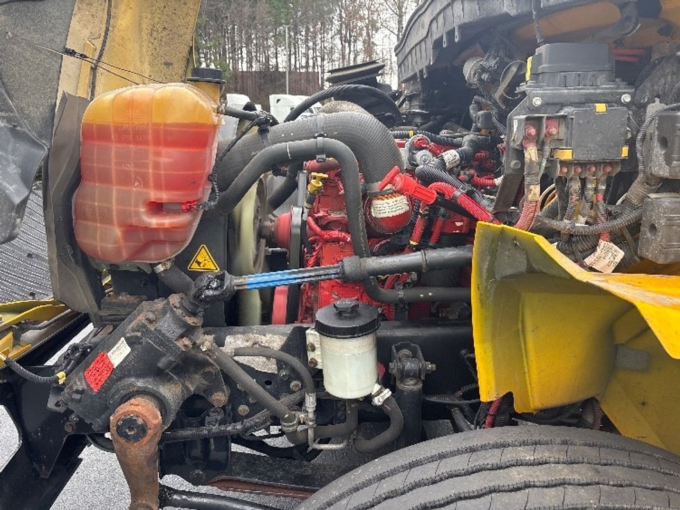 Medium Duty Box Truck-Light and Medium Duty Trucks-International-2021-MV607-Kennesaw-GA-216,005\n\t\tmiles-$ 41,250 - Image 23