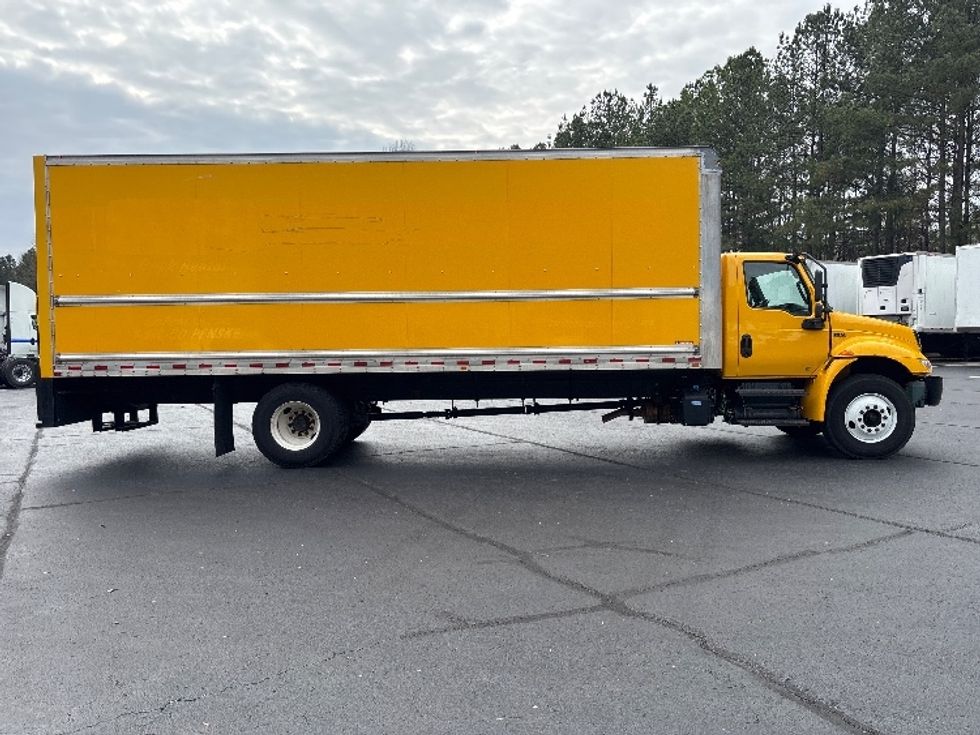 Medium Duty Box Truck-Light and Medium Duty Trucks-International-2021-MV607-Kennesaw-GA-233,958\n\t\tmiles-$ 38,250 - Image 15