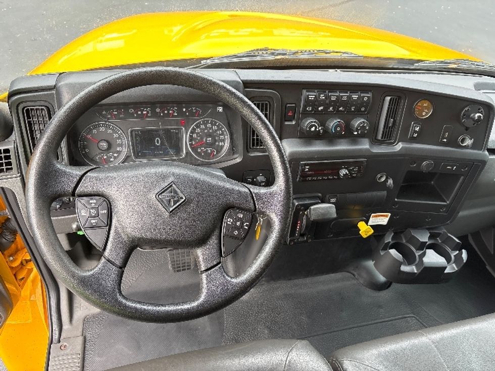 Medium Duty Box Truck-Light and Medium Duty Trucks-International-2021-MV607-Kennesaw-GA-233,958\n\t\tmiles-$ 38,250 - Image 17