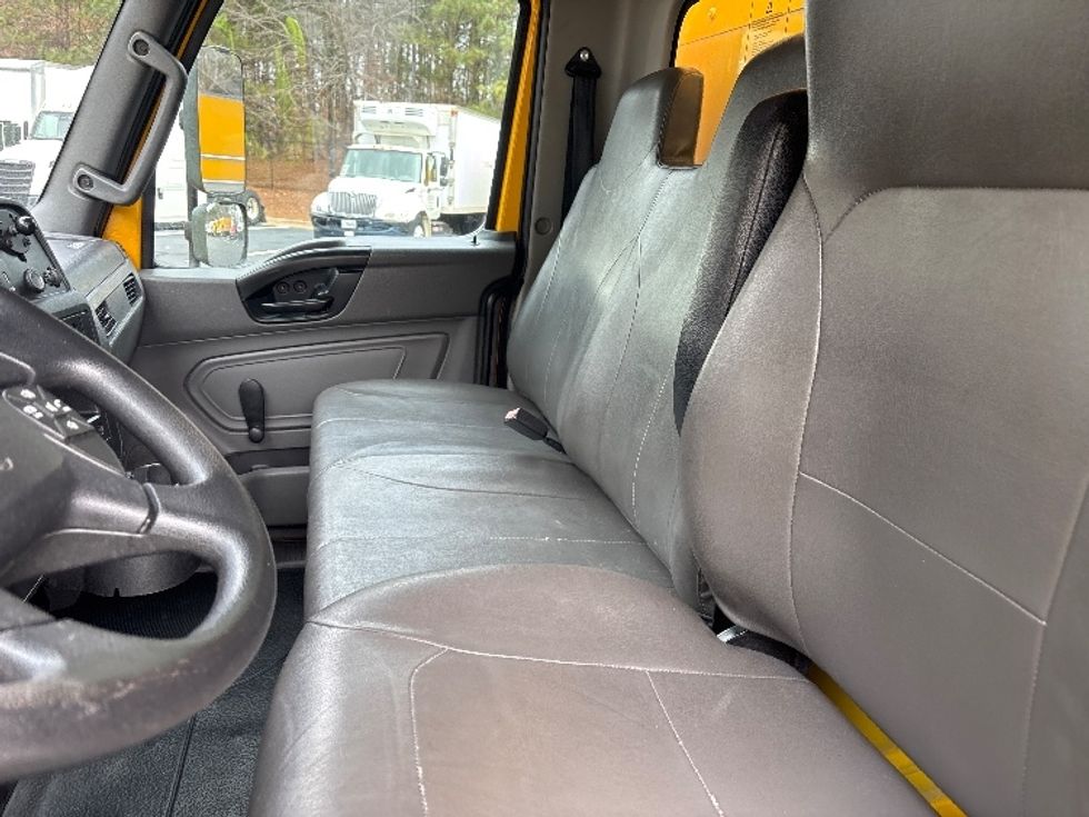 Medium Duty Box Truck-Light and Medium Duty Trucks-International-2021-MV607-Kennesaw-GA-233,958\n\t\tmiles-$ 38,250 - Image 18