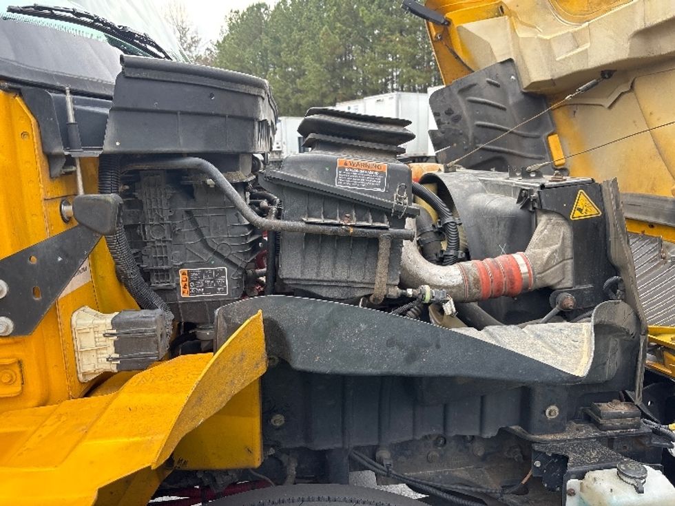 Medium Duty Box Truck-Light and Medium Duty Trucks-International-2021-MV607-Kennesaw-GA-233,958\n\t\tmiles-$ 38,250 - Image 22