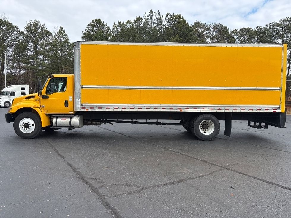Medium Duty Box Truck-Light and Medium Duty Trucks-International-2021-MV607-Kennesaw-GA-233,958\n\t\tmiles-$ 38,250 - Image 4