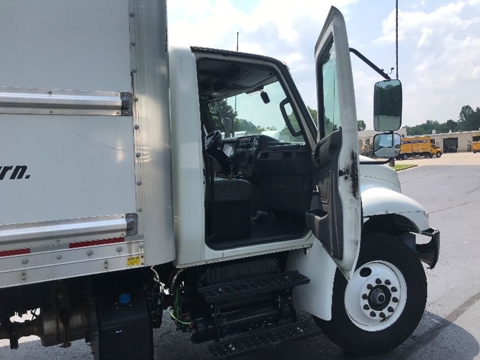 Medium Duty Box Truck-Light and Medium Duty Trucks-International-2021-MV607-Kennesaw-GA-234,237\n\t\tmiles-$ 47,250 - Image 19