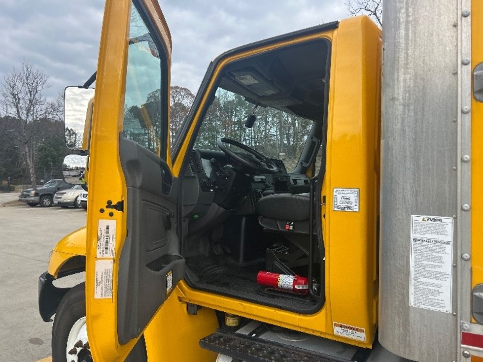 Medium Duty Box Truck-Light and Medium Duty Trucks-International-2021-MV607-Kennesaw-GA-241,824\n\t\tmiles-$ 36,750 - Image 16