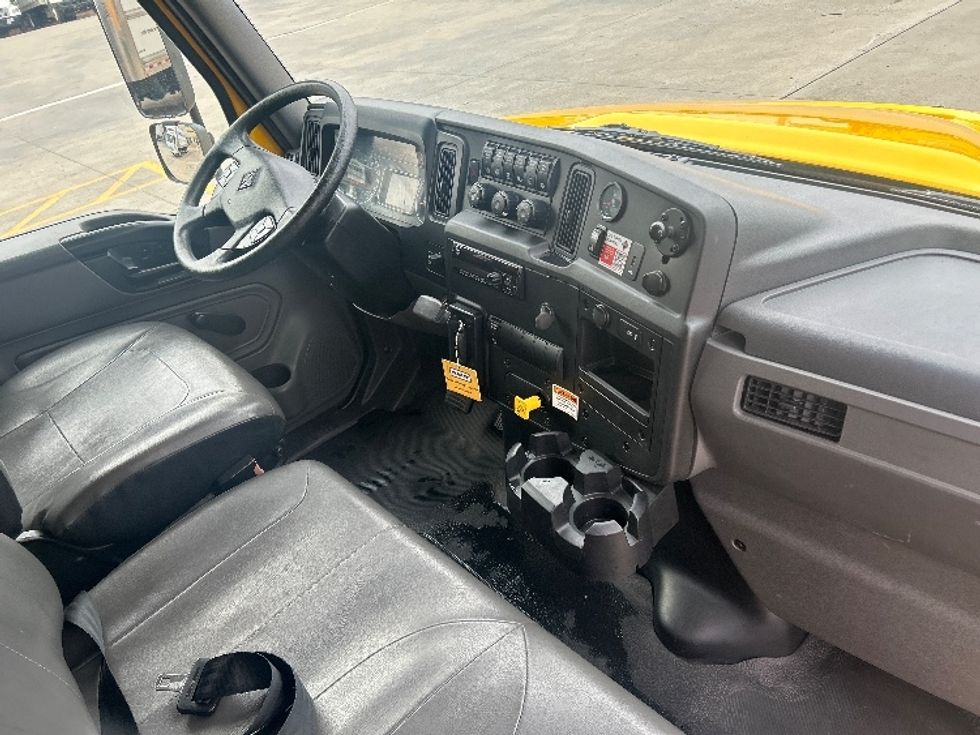 Medium Duty Box Truck-Light and Medium Duty Trucks-International-2021-MV607-Kennesaw-GA-241,824\n\t\tmiles-$ 36,750 - Image 22