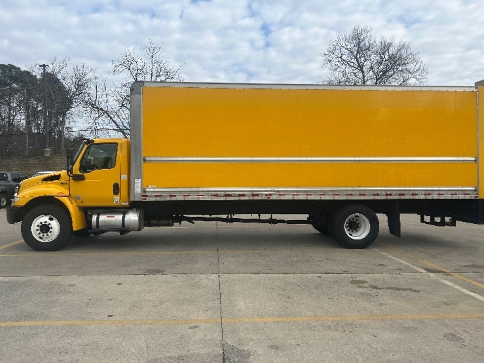Medium Duty Box Truck-Light and Medium Duty Trucks-International-2021-MV607-Kennesaw-GA-241,824\n\t\tmiles-$ 36,750 - Image 4