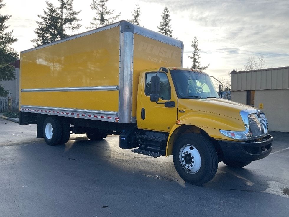 Medium Duty Box Truck-Light and Medium Duty Trucks-International-2021-MV607-Kent-WA-179,813\n\t\tmiles-$ 39,500 - Image 1
