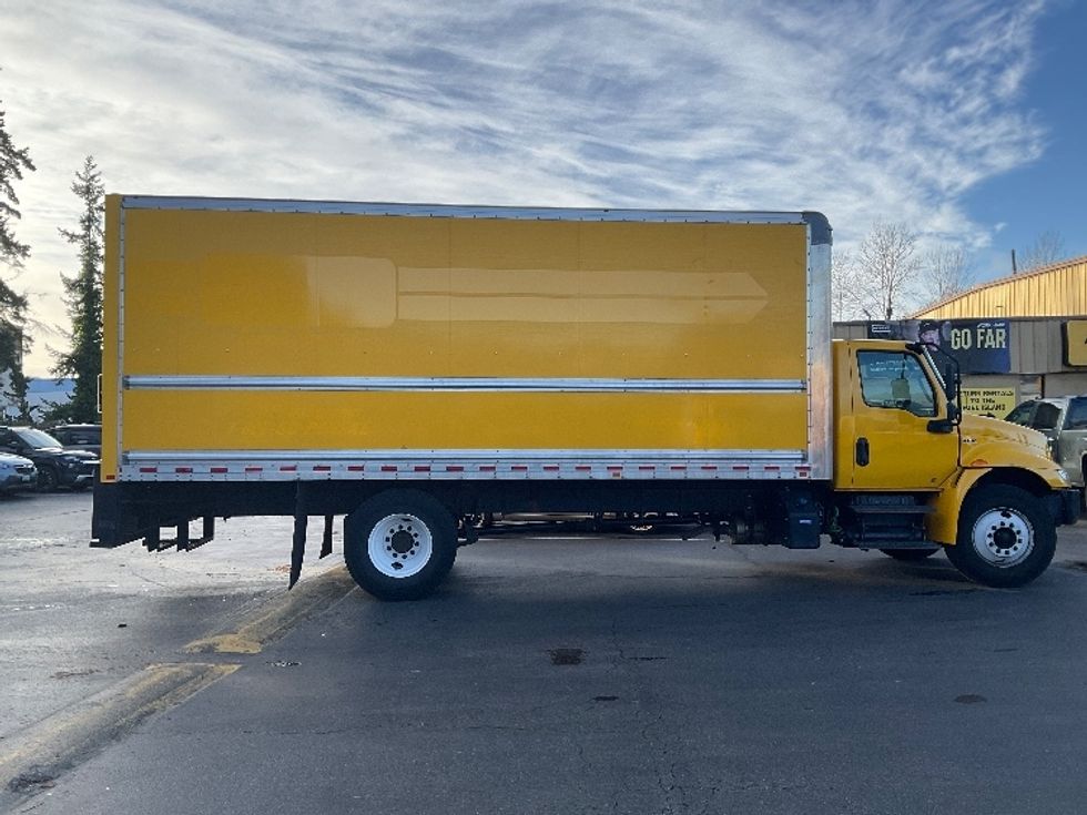 Medium Duty Box Truck-Light and Medium Duty Trucks-International-2021-MV607-Kent-WA-179,813\n\t\tmiles-$ 39,500 - Image 14
